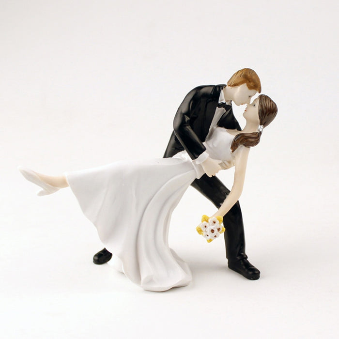 Cake Toppers Bride and Groom Funny Figurines Home Desk Decoration
