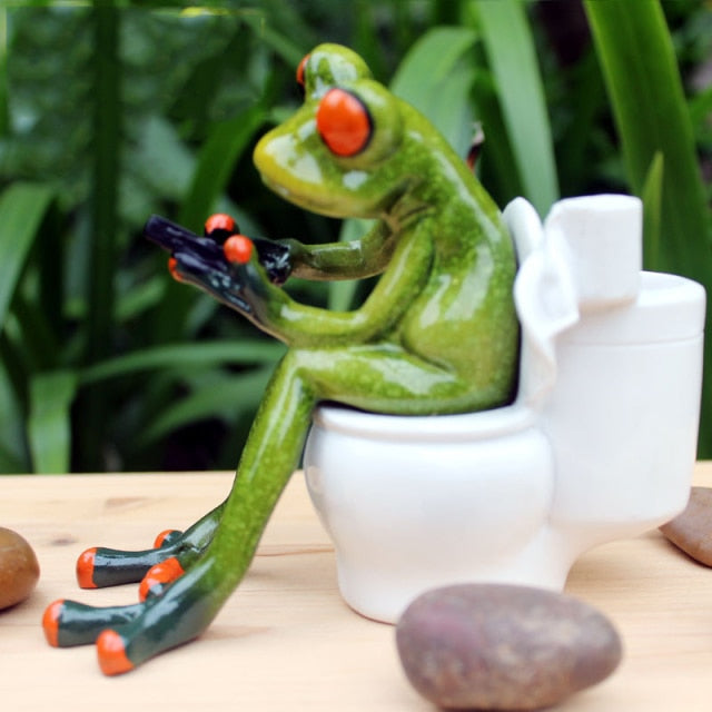 Resin Frog On a Toilet Bowl Figurine Home Desk Decoration