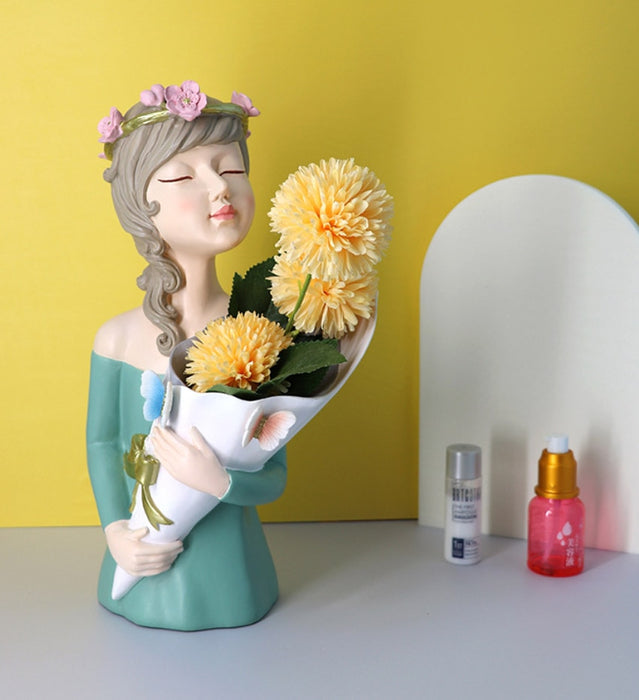 Resin Bouquet Girl Figurine Desk Decoration